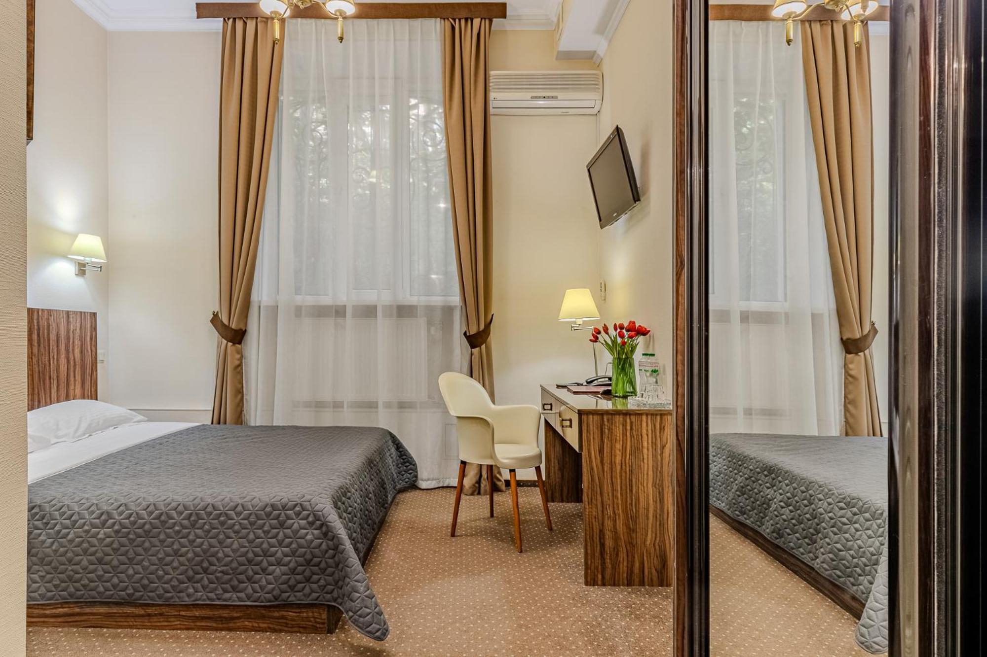 Gallery Hotel Gintama Apgrade Киев Екстериор снимка