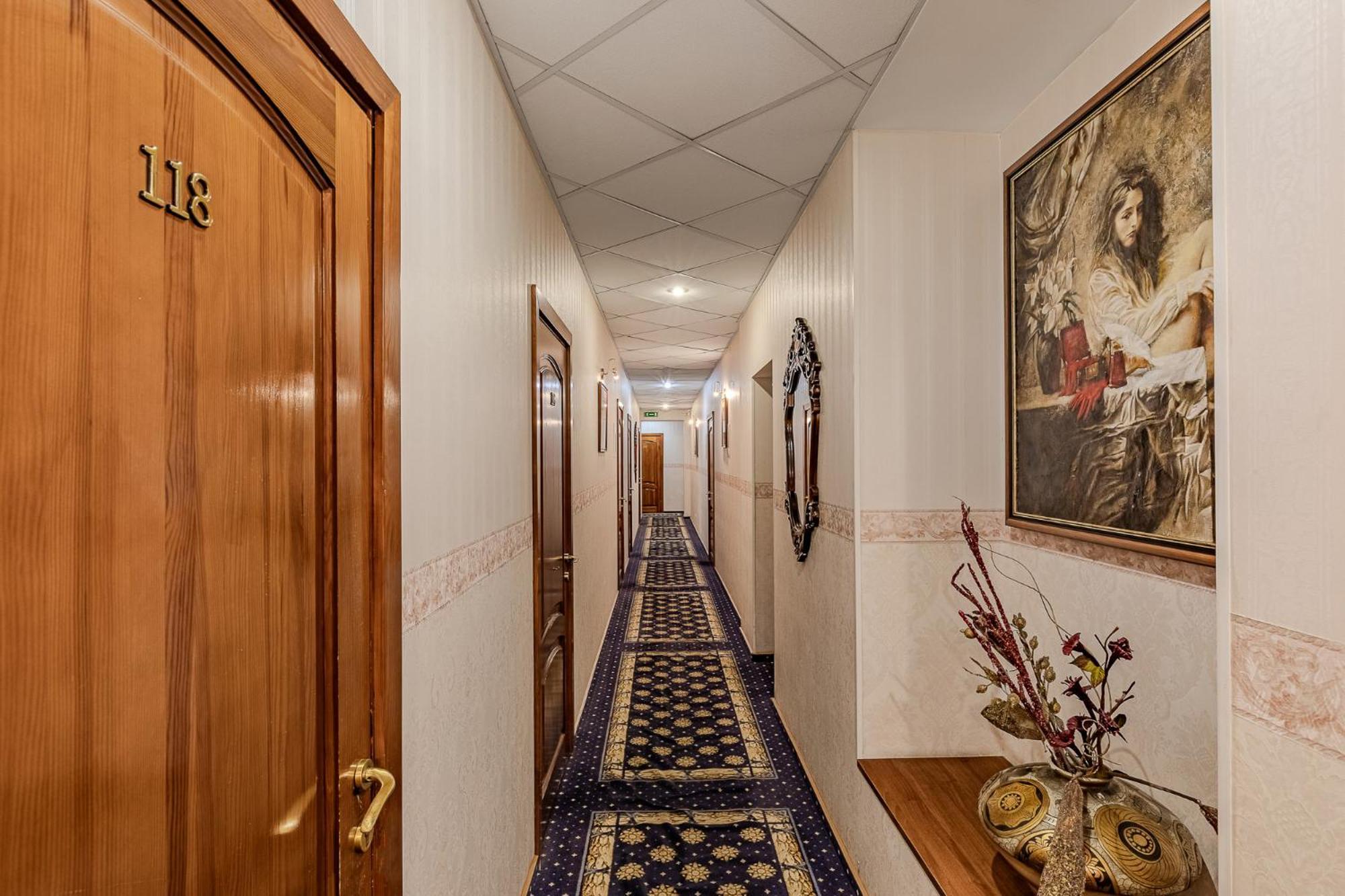 Gallery Hotel Gintama Apgrade Киев Екстериор снимка