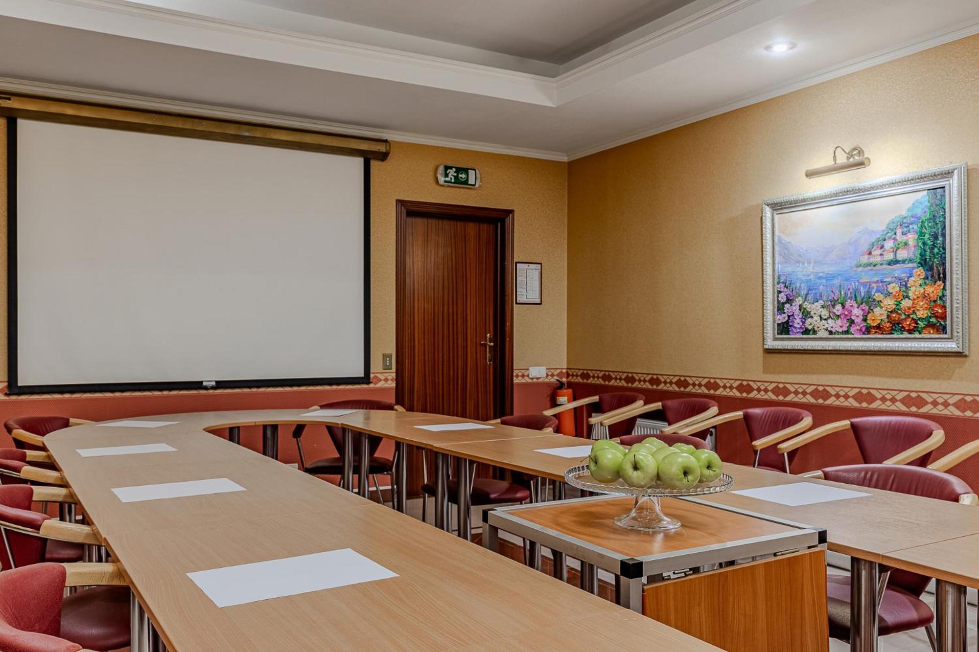 Gallery Hotel Gintama Apgrade Киев Екстериор снимка