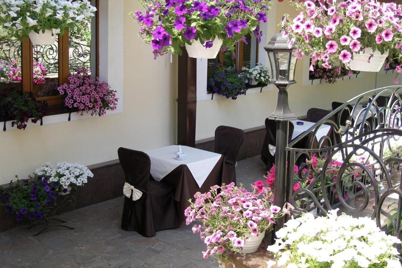 Gallery Hotel Gintama Apgrade Киев Екстериор снимка